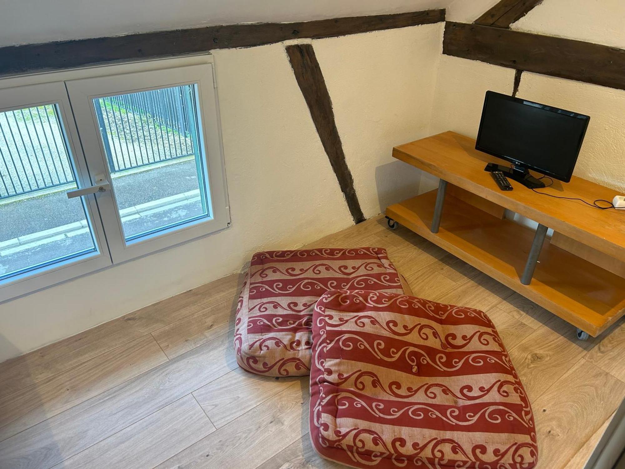 Au Bouquet Troyen - Wifi - Calme Et Tranquillite Apartment Troyes Exterior photo