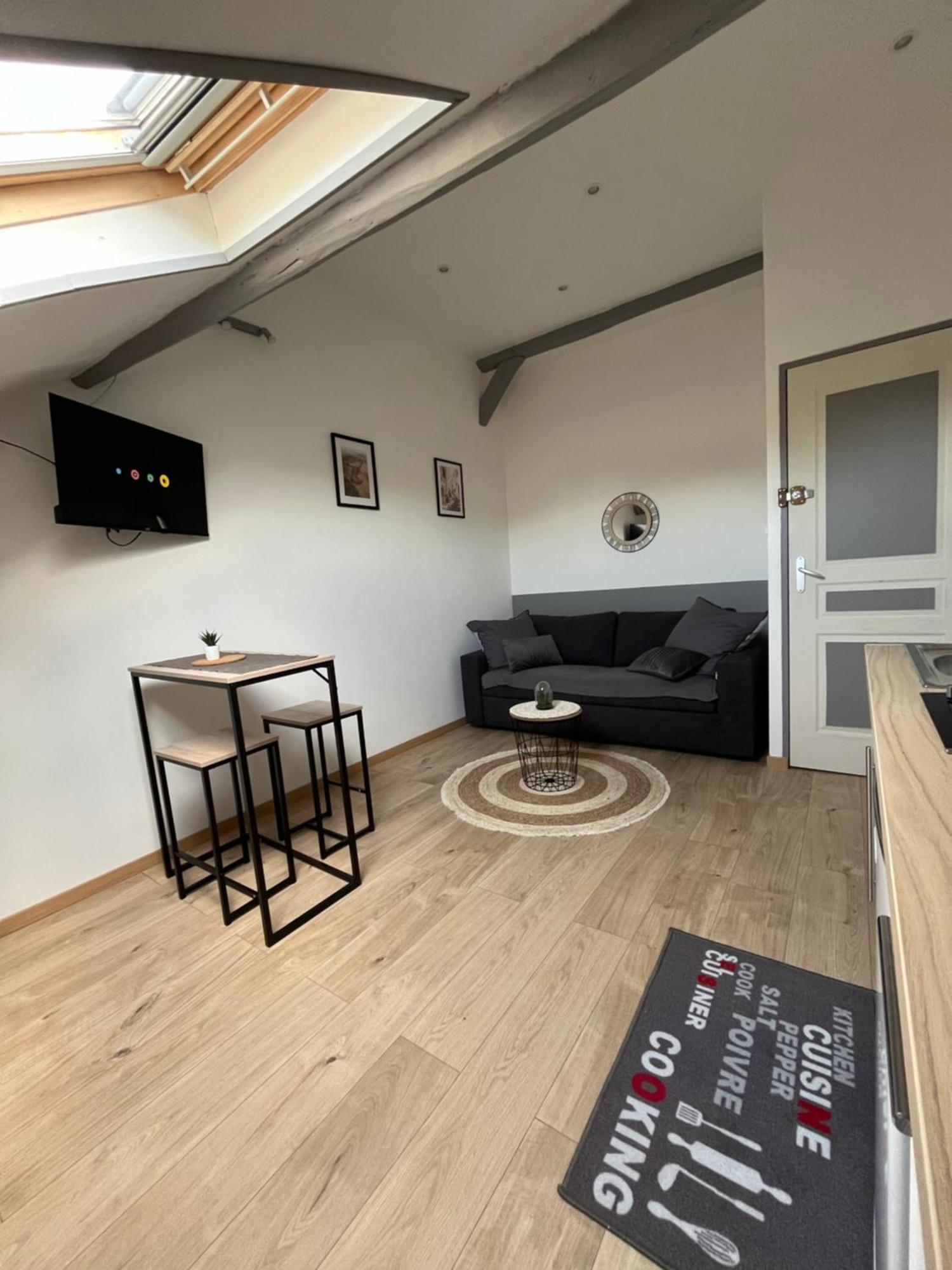 Au Bouquet Troyen - Wifi - Calme Et Tranquillite Apartment Troyes Exterior photo