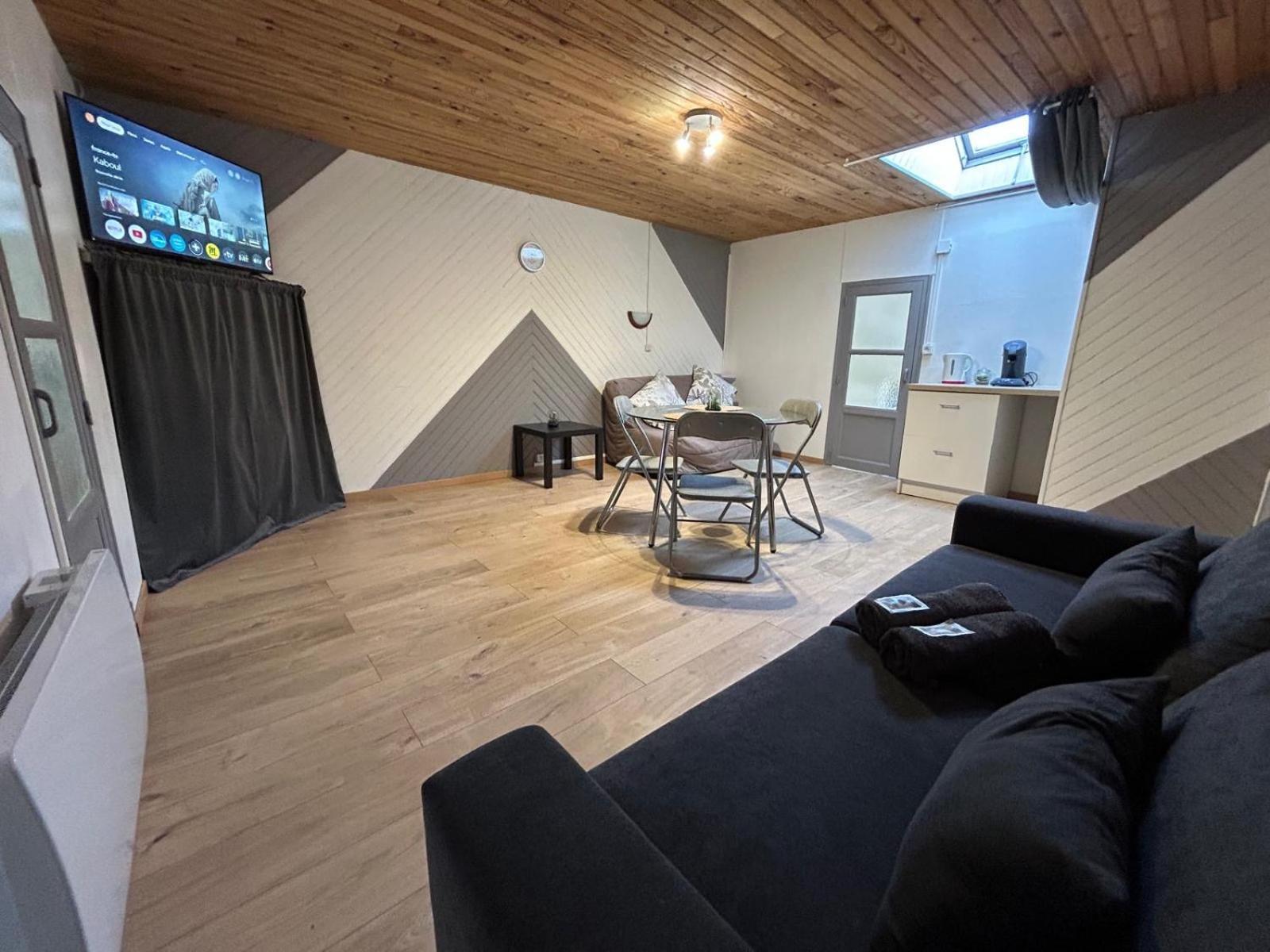 Au Bouquet Troyen - Wifi - Calme Et Tranquillite Apartment Troyes Exterior photo